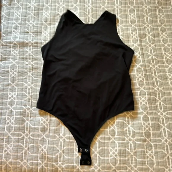 Black Express Body Contour criss-crossed back bodysuit size XL - Picture 1 of 6